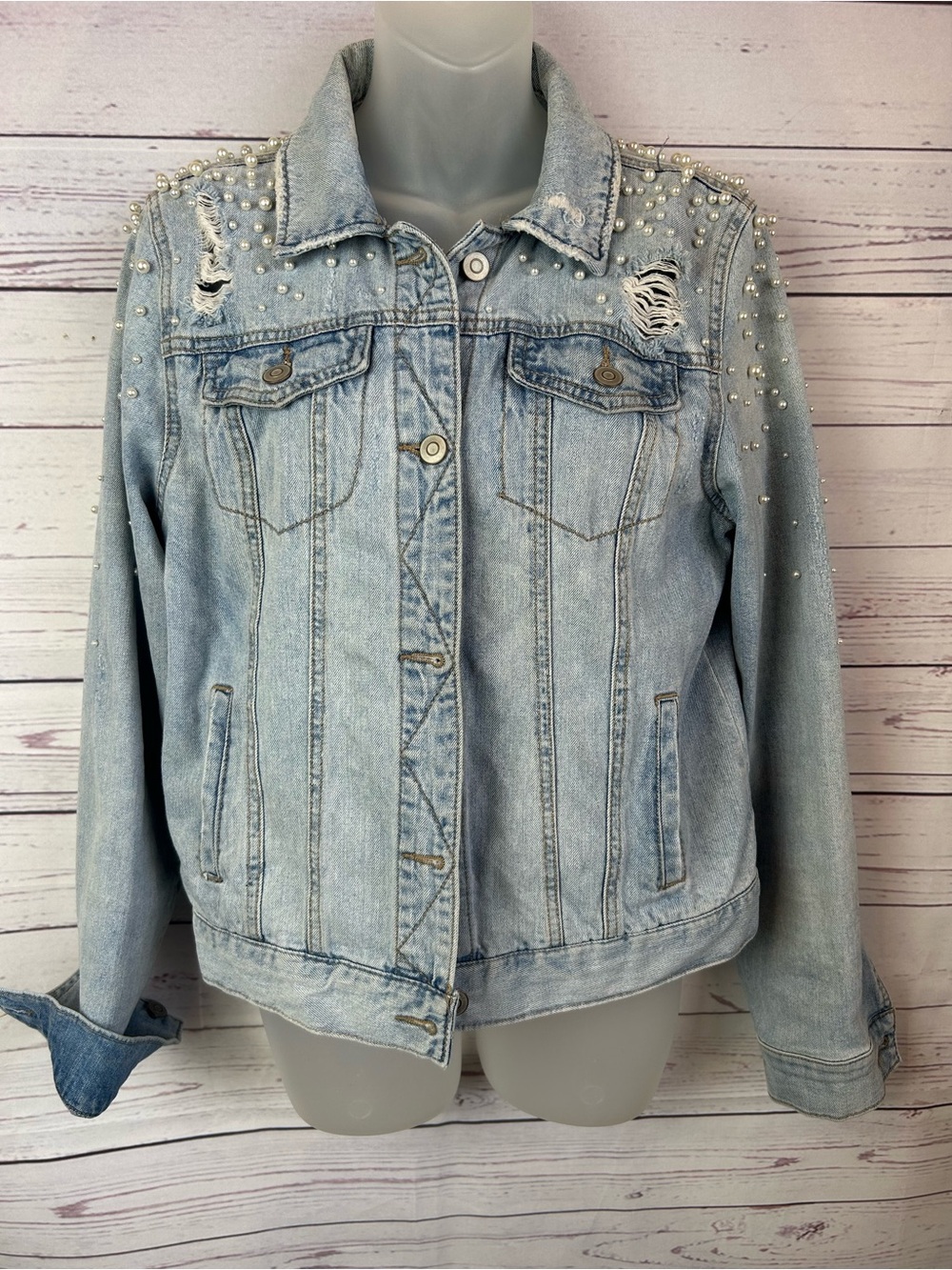 BKE Pearl Accent Denim Jacket Women’s Size L Distressed Lt Blue Wash
